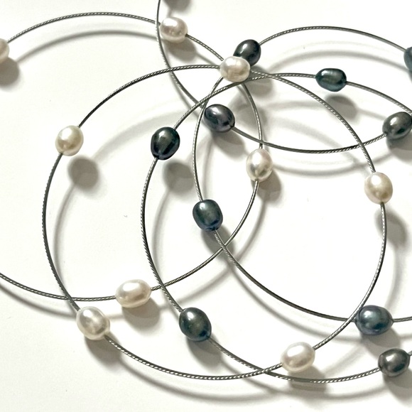 Nordstrom silver bangle bracelet set of 5 gray & white pearls - Picture 6 of 13